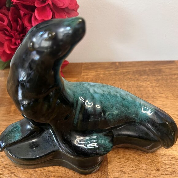 Blue Mountain Pottery Seal Figurine Canadian Vintage Collectible Green Drip - Picture 2 of 6